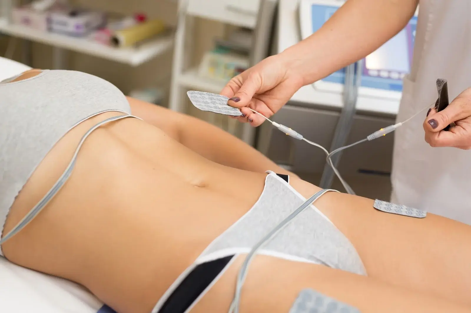Doctor-led laser lipolysis with hospital-grade safety